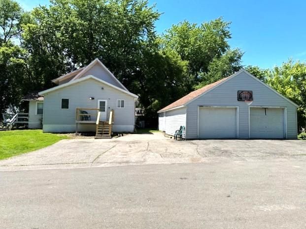 610 Walnut Ave, Watson, MN 56295