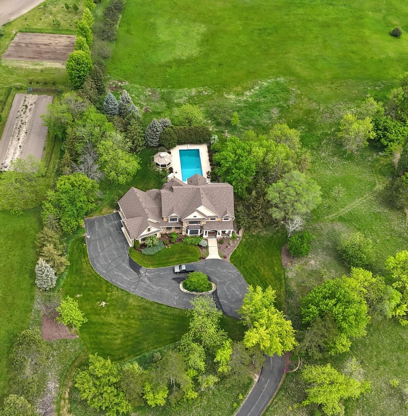 1520 W Farm Rd, Chaska, MN 55318