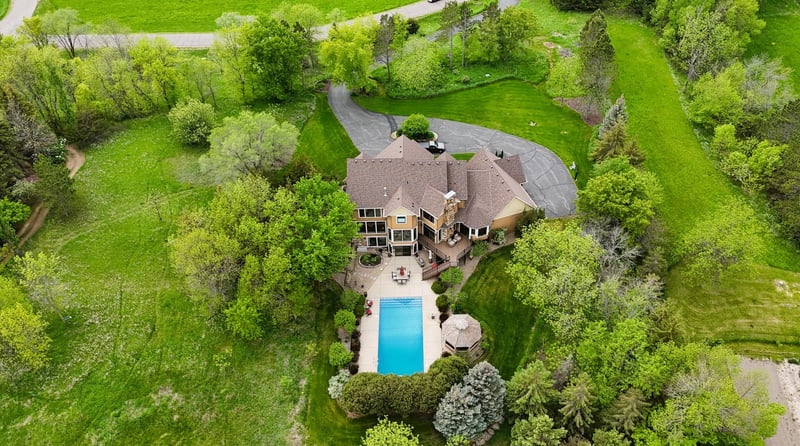 1520 W Farm Rd, Chaska, MN 55318
