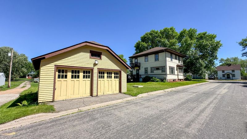 616 Main St W, Silver Lake, MN 55381