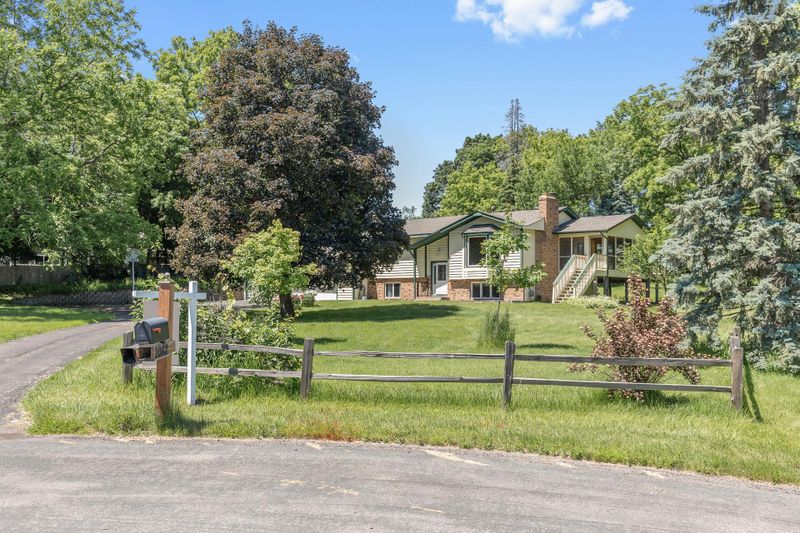2082 W 65th St, Excelsior, MN 55331