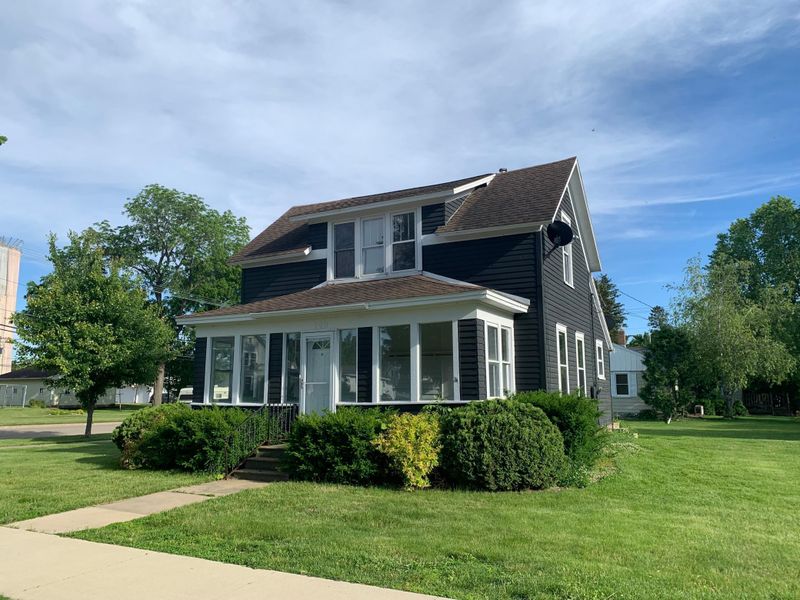 143 Main St E, Blooming Prairie, MN 55917