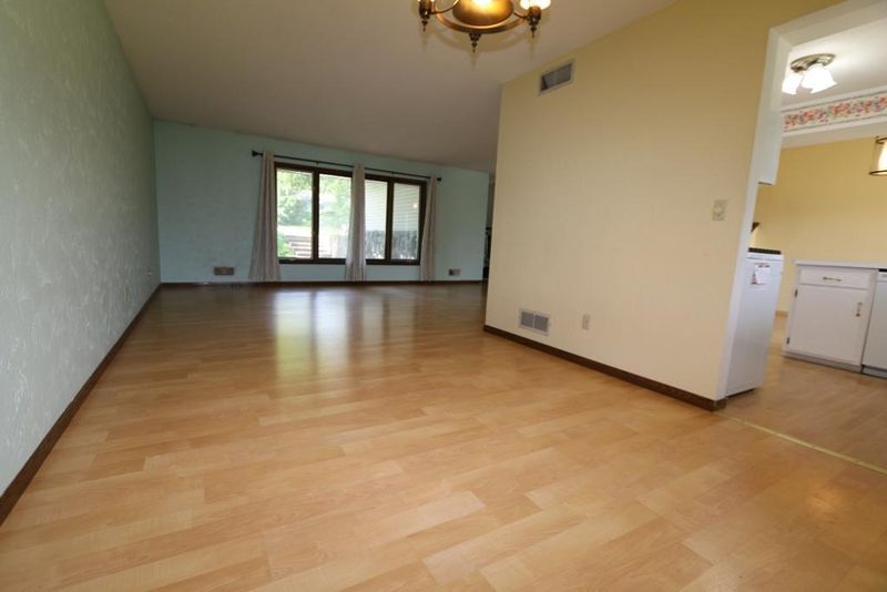 3976 Glenview Ave, Arden Hills, MN 55112