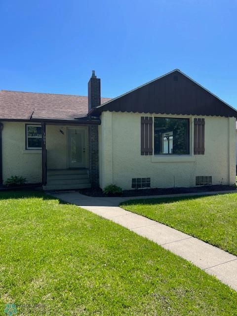 1006 Labree Ave N, Thief River Falls, MN 56701