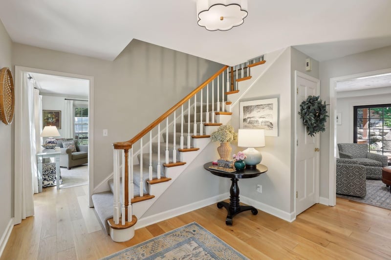 3925 Hillcrest Way, Deephaven, MN 55391