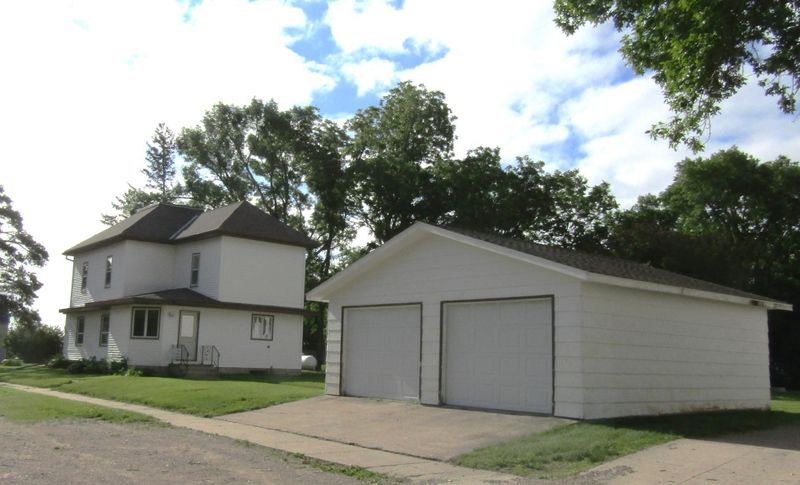 101 Chestnut St, Hazel Run, MN 56241