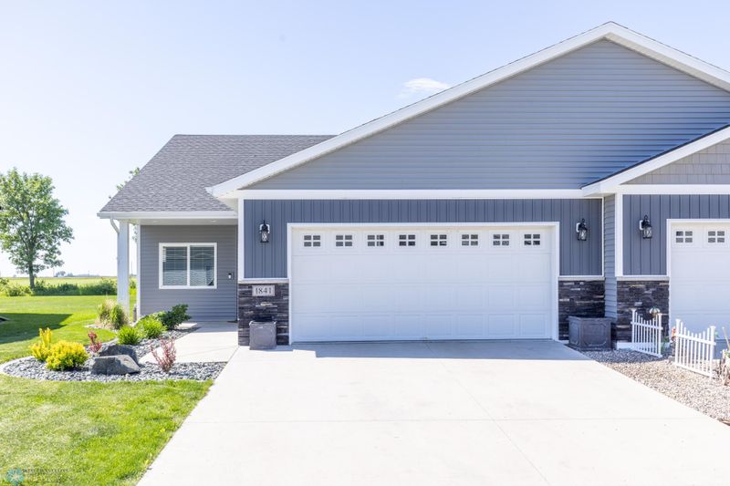 1841 46th Ave S, Moorhead, MN 56560