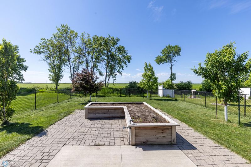 1841 46th Ave S, Moorhead, MN 56560
