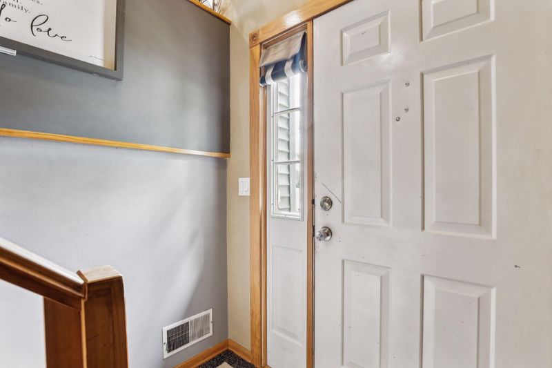 817 Belland Ave, Vadnais Heights, MN 55127