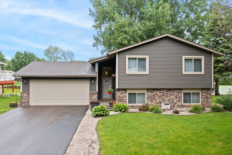1869 Fox Rn, Hugo, MN 55038
