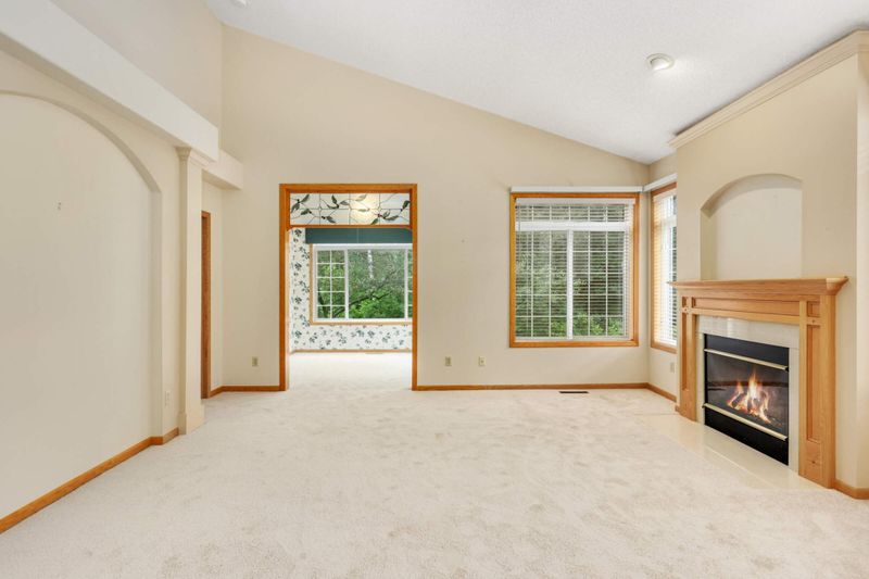 8858 Compton Ln, Inver Grove Heights, MN 55076