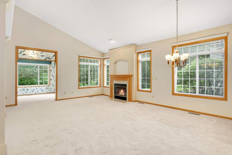 8858 Compton Ln, Inver Grove Heights, MN 55076