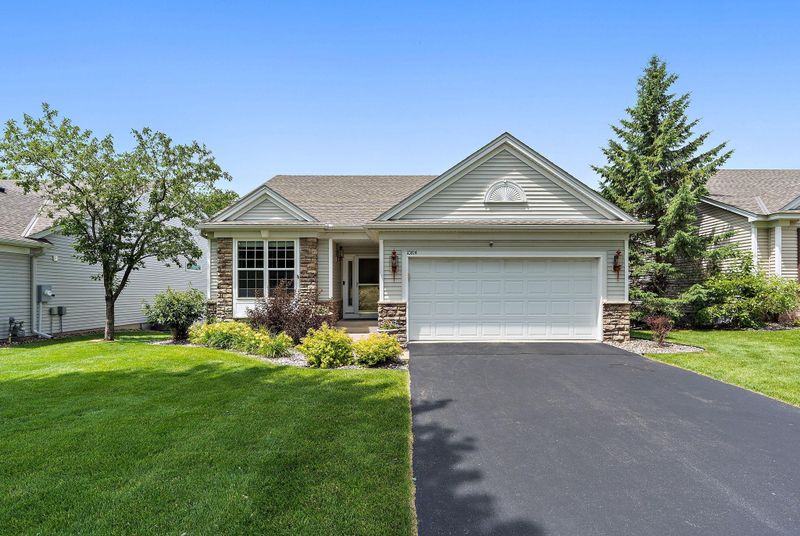 10814 Thone Cir, Woodbury, MN 55129