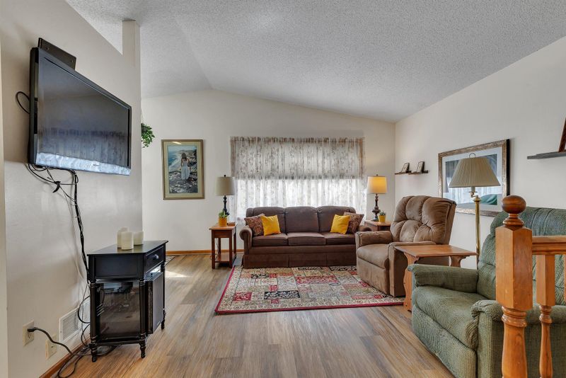 26032 10th St W, Zimmerman, MN 55398