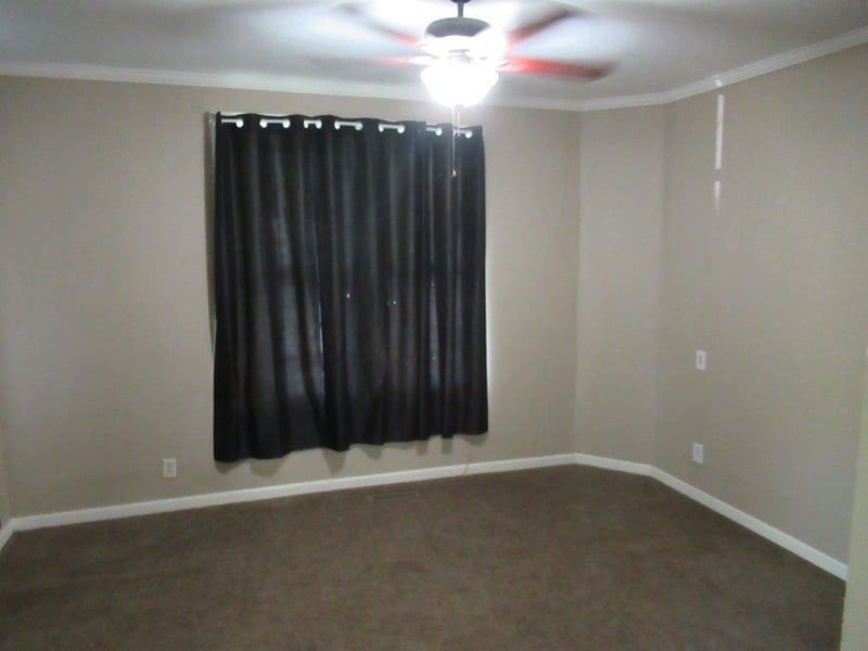 404 S Central Ave, Hills, MN 56138