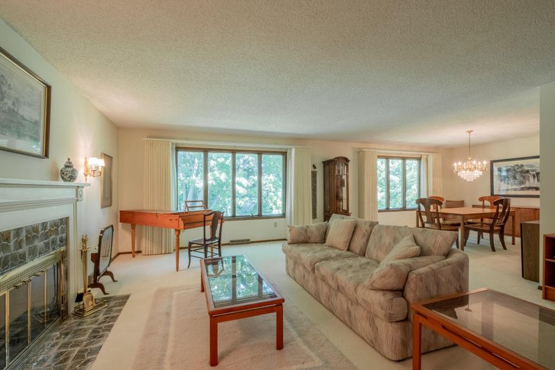 924 Pleasant View Ct, Northfield, MN 55057