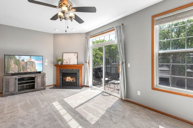1756 Grove Dr, Shakopee, MN 55379
