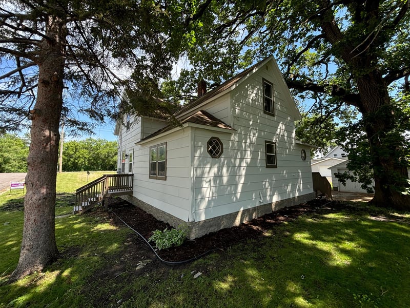 459 4th St N, Brownton, MN 55312