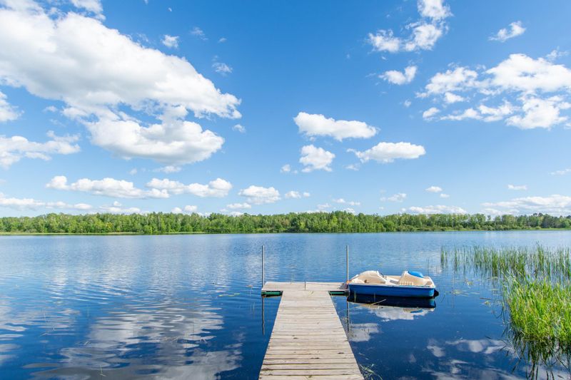 6022 Woodbury Dr, Wright, MN 55798