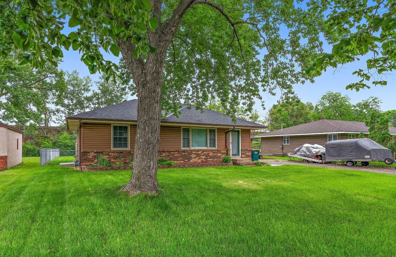 167 94th Ave NE, Blaine, MN 55434