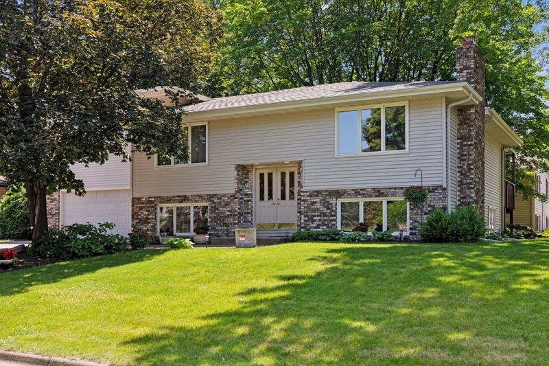 110 Alden Cir NE, Minneapolis, MN 55432