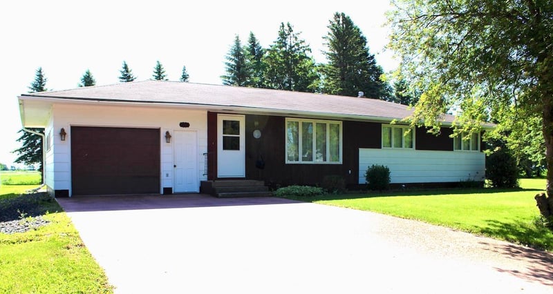 401 Oak St, Oklee, MN 56742