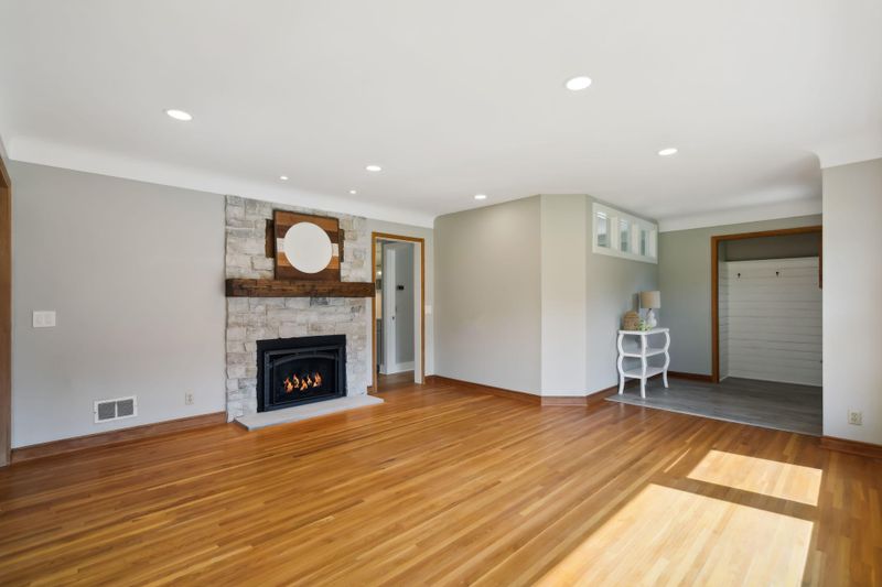 4512 Abbott Ave N, Robbinsdale, MN 55422