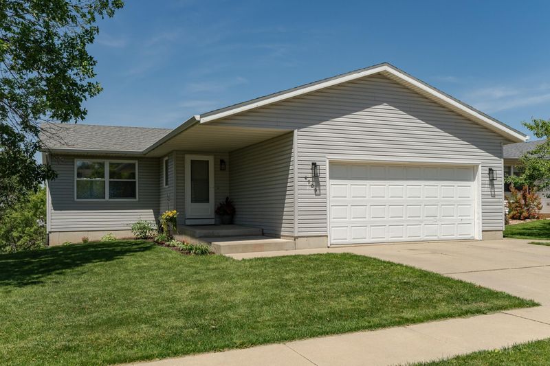 4909 10th St Nw, Rochester, MN 55901