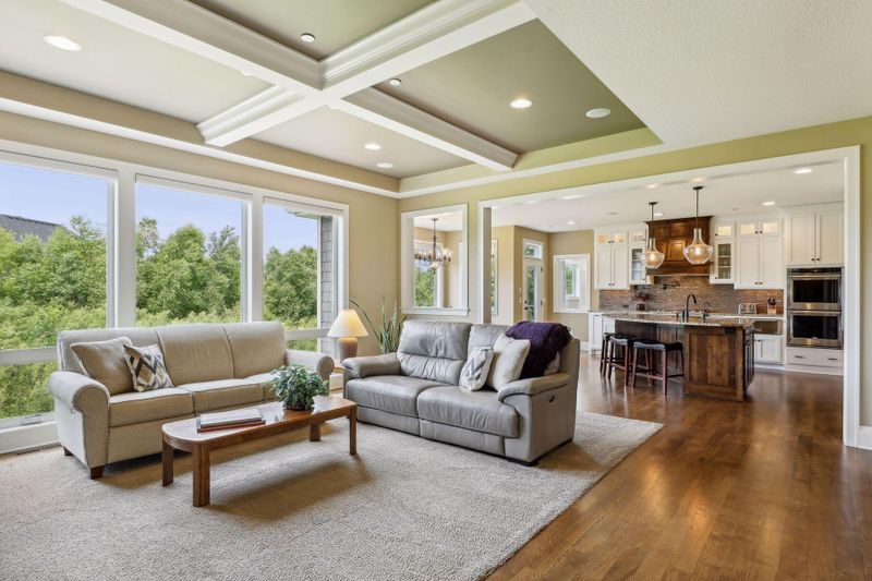 15 Monarch Ln, North Oaks, MN 55127