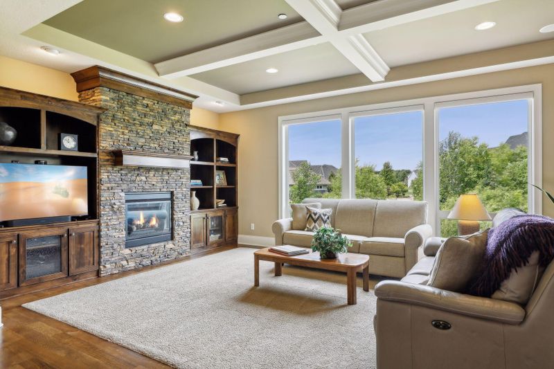 15 Monarch Ln, North Oaks, MN 55127