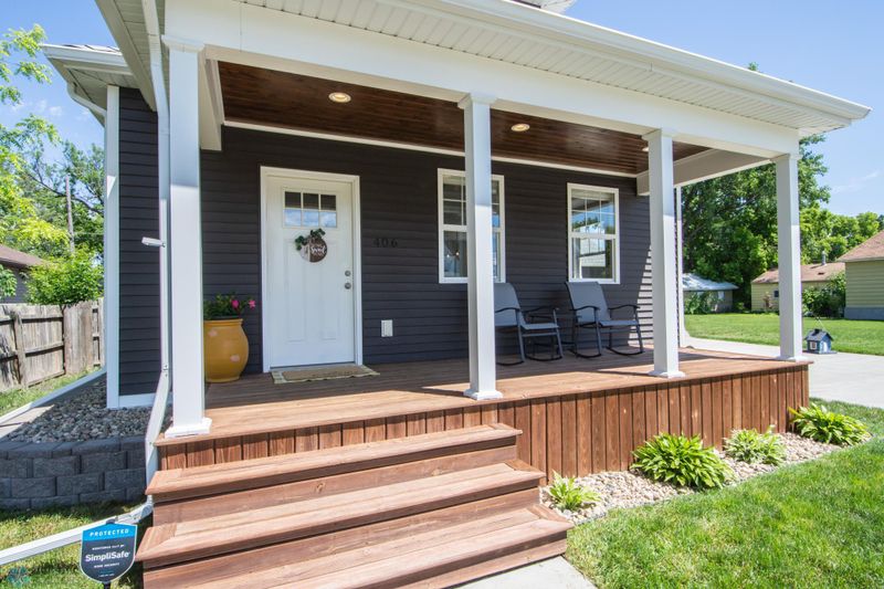 406 1st Ave SE, Dilworth, MN 56529
