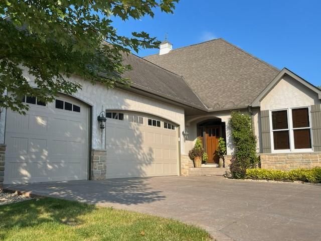 185 Stonebridge Rd, Saint Paul, MN 55118