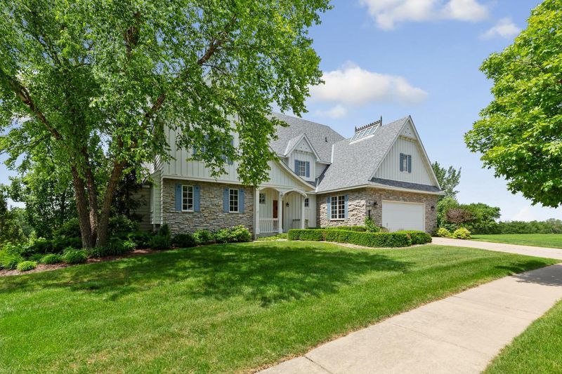 1212 Newhall Dr, Faribault, MN 55021