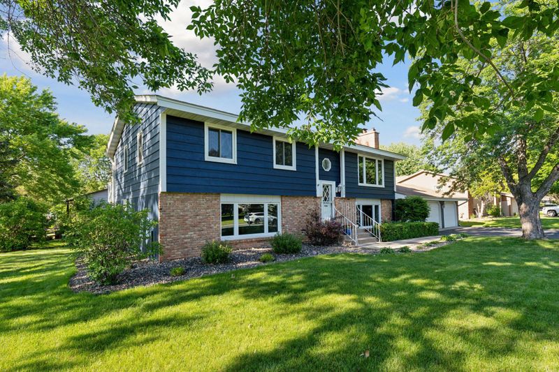 8125 Rhode Island Cir, Minneapolis, MN 55438