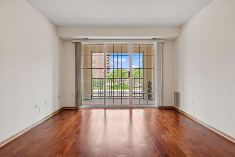 6640 Lyndale Ave S #204, Minneapolis, MN 55423
