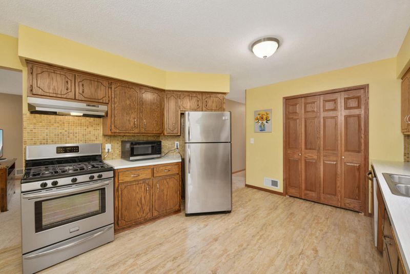 14775 Foxhill Ave N, Hugo, MN 55038