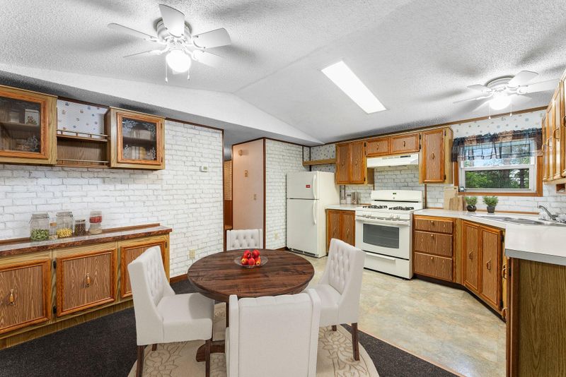 5403 Pine Ln, North Branch, MN 55056