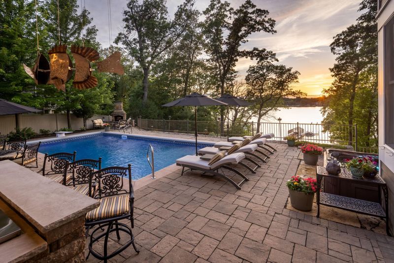 7401 Dogwood Rd, Excelsior, MN 55331