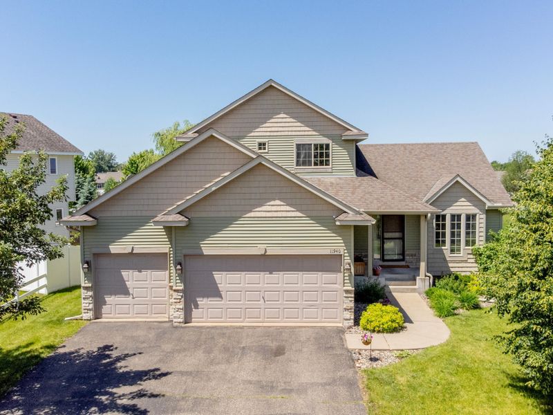 11940 Mayview Curve, Lindstrom, MN 55045