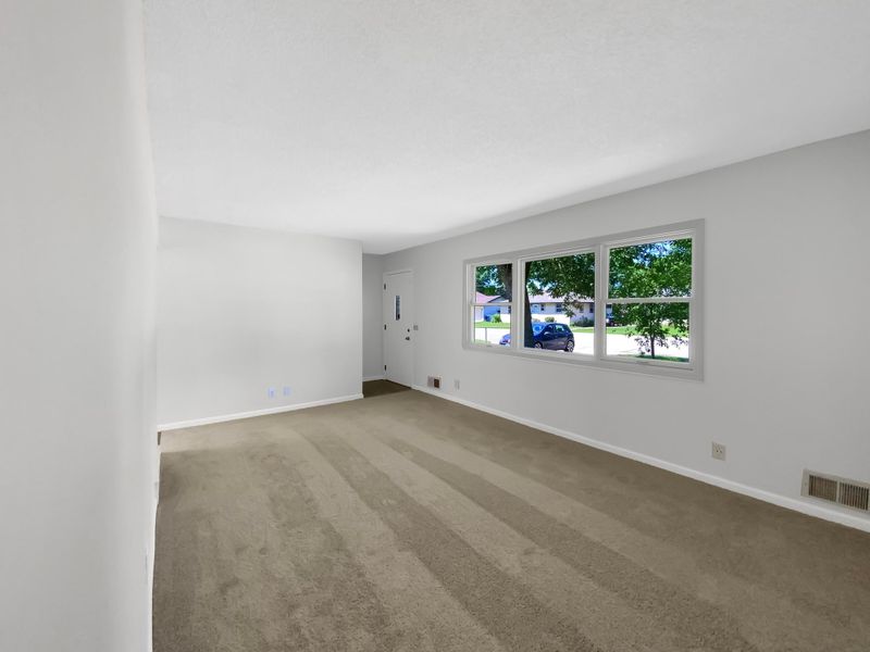 634 Grant St, Anoka, MN 55303