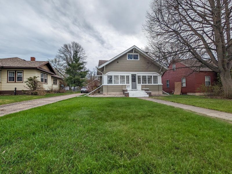 311 Willow St E, Detroit Lakes, MN 56501