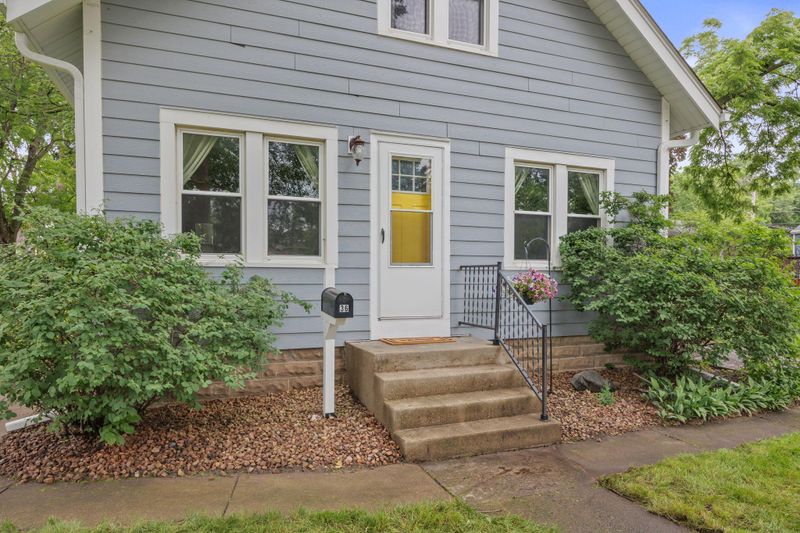 36 19th Ave N, Hopkins, MN 55343