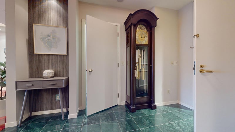 8301 Creekside Cir #540, Bloomington, MN 55437