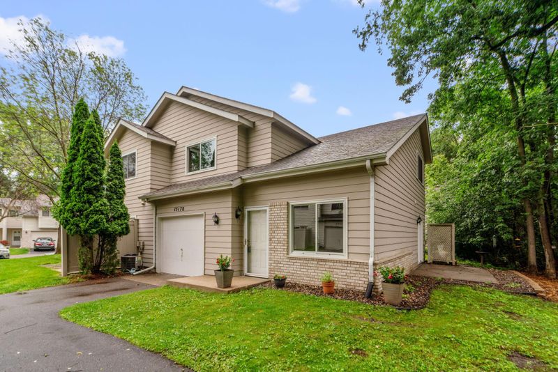 15178 Lesley Ln, Eden Prairie, MN 55346