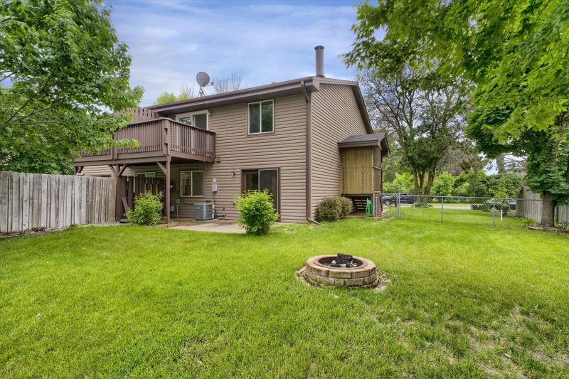 861 98th Ln NE, Blaine, MN 55434