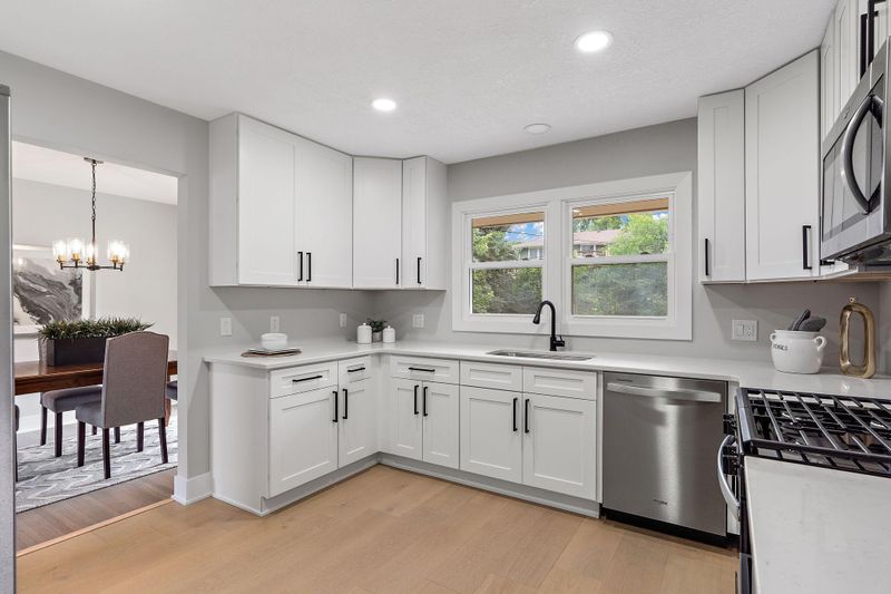 3130 Upper 71st St E, Inver Grove Heights, MN 55076