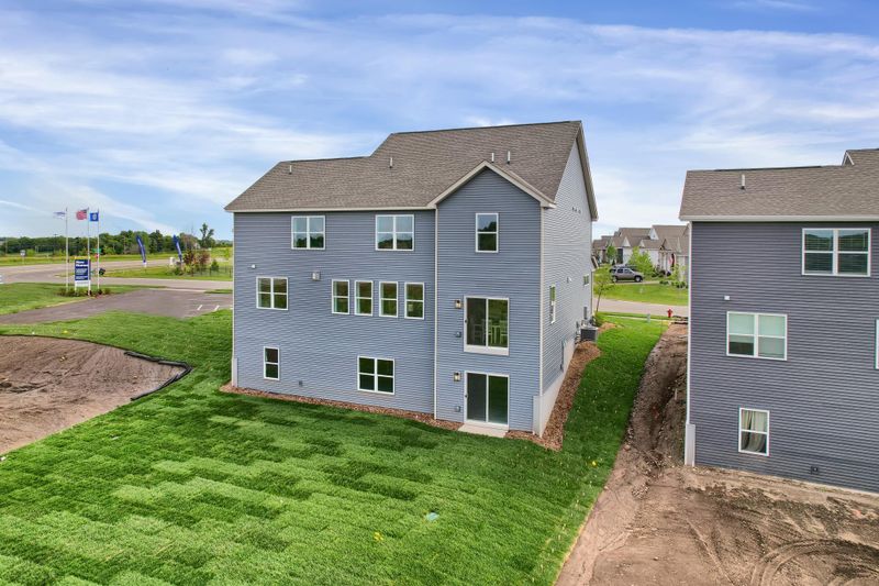 1671 Rainier Dr, Shakopee, MN 55379