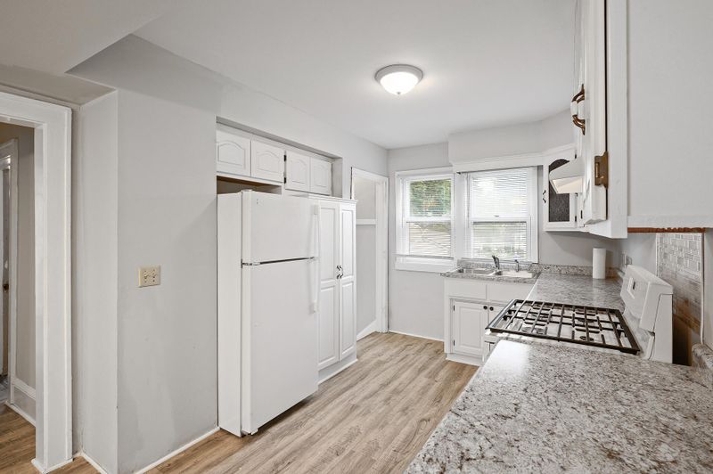 972 Juno Ave, Saint Paul, MN 55102