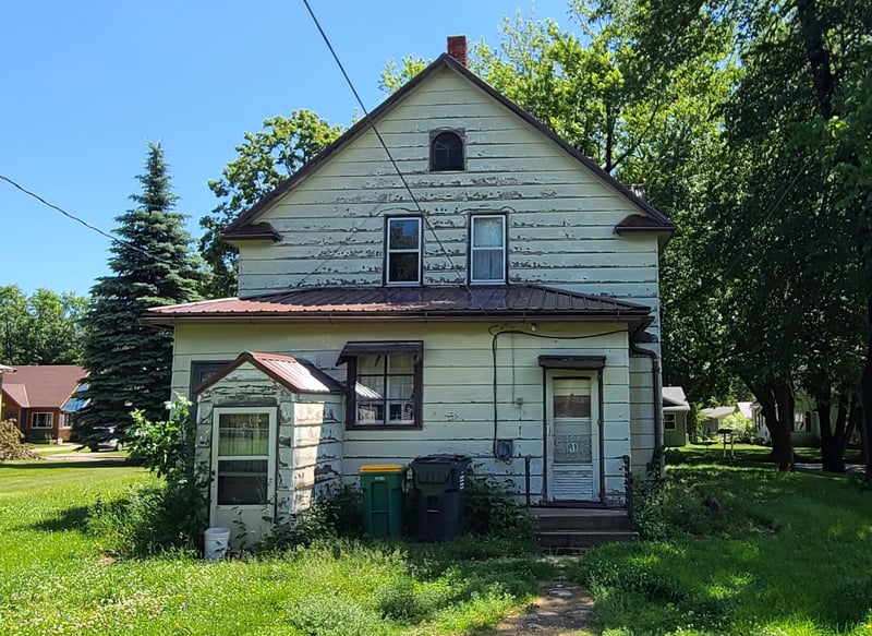 209 N Bruce St, Ivanhoe, MN 56142