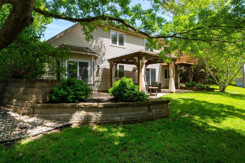 1048 Stein Dr, Waconia, MN 55387